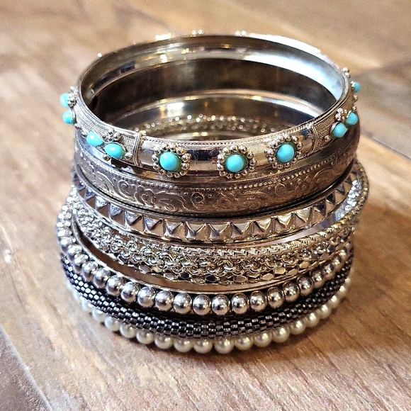 Unbranded Jewelry - Silver Tone Bangle Bracelet Bonanza, 9 Bracelets